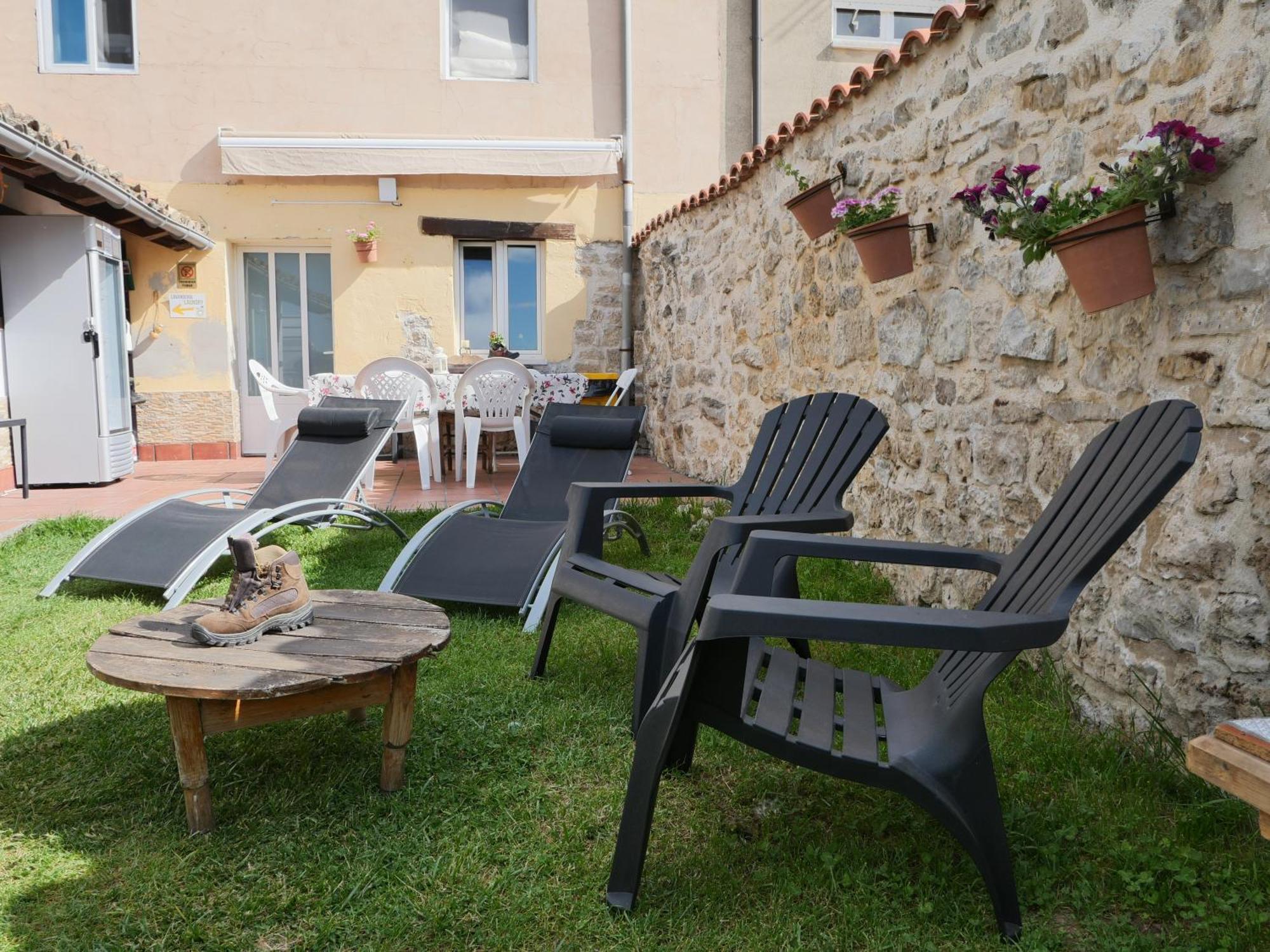 Albergue El Alfar/Pilgrim Hostel Hornillos del Camino Exterior photo